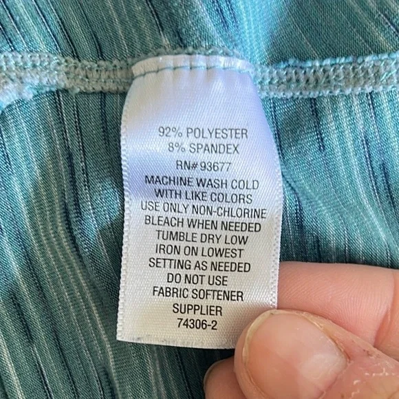 Xersion Blue Green Women's Athletic Top - Picture 8 of 9